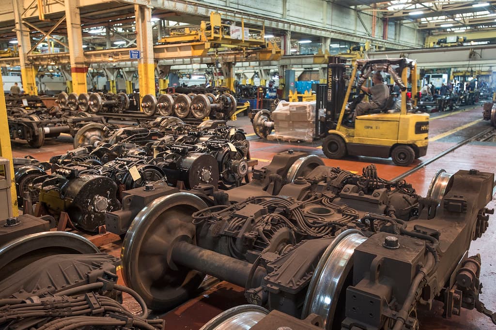Industrial maintenance of heavy machinery